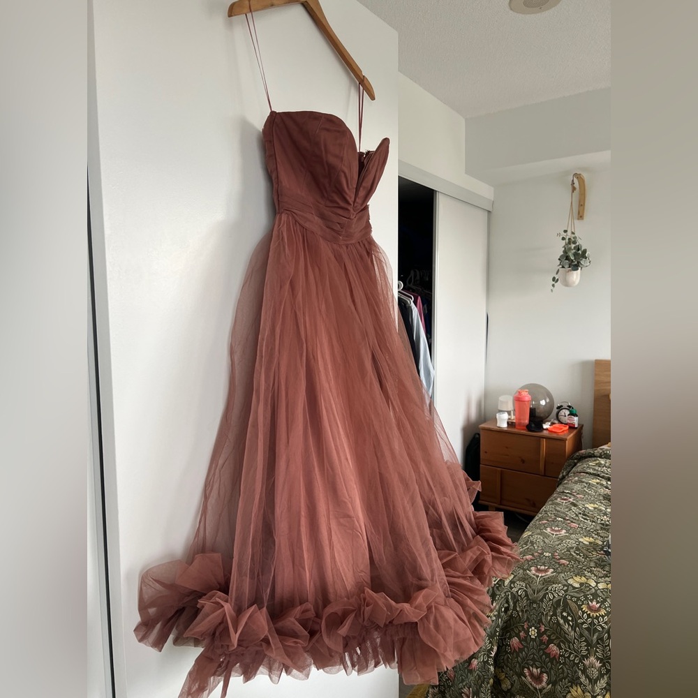 Lace & Beads Petite corset tulle ruffle hem midaxi dress in rose brown - Picture 3 of 4